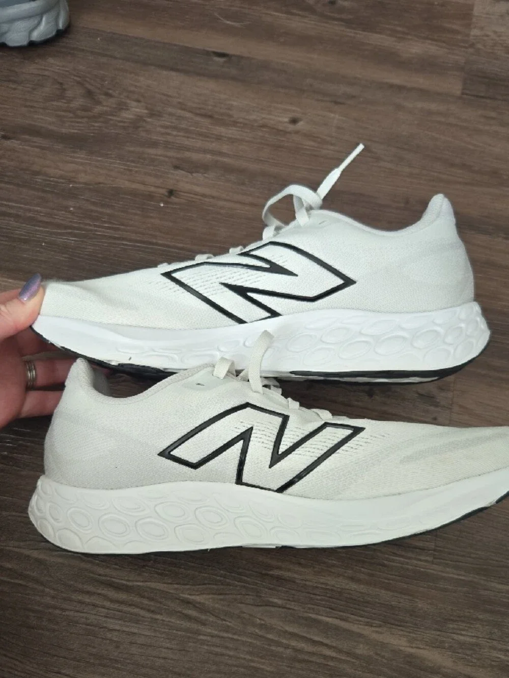 New Balance 680 v8 Mens 10.5 White & Neon Green Fresh Foam Running Sneakers